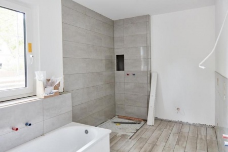 Une salle de bains cl&eacute; en main se pense &eacute;tape par &eacute;tape &agrave; Vesoul.